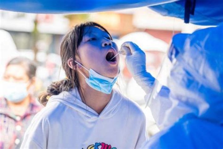 
27 people are killed in China’s quarantine bus crash, sparking anger against zero-Covid policies 