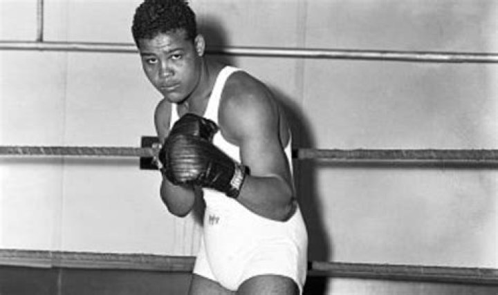A. J. Brown Height, Weight, Net Worth, Age, Birthday, Wikipedia, Who, Nationality, Biography