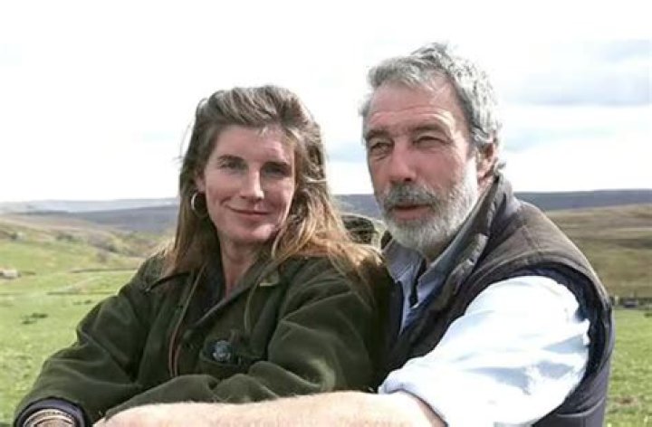 
Amanda Owen | Clive Owen Relationship: Shepherdess Affair 