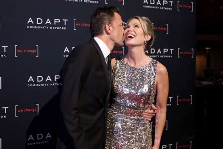 
Amy Robach and Andrew Shue’s Relationship Timeline 
