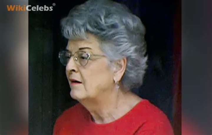 
Anne Smoot Height, Weight, Net Worth, Age, Birthday, Wikipedia, Who, Nationality, Biography 
