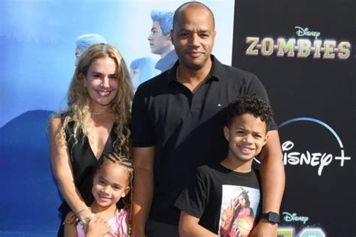 Are Frankie Faison And Donald Faison? Wife And Children – How Are They Related?