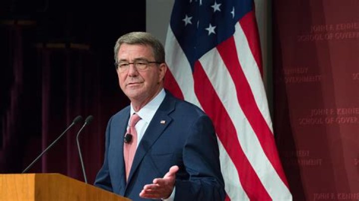
Ash Carter Cause of Death, Age, Parents, Wife, Children, Net Worth 