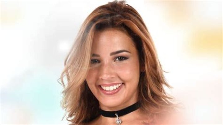 Bella De La Vega Height, Weight, Net Worth, Age, Birthday, Wikipedia, Who, Nationality, Biography