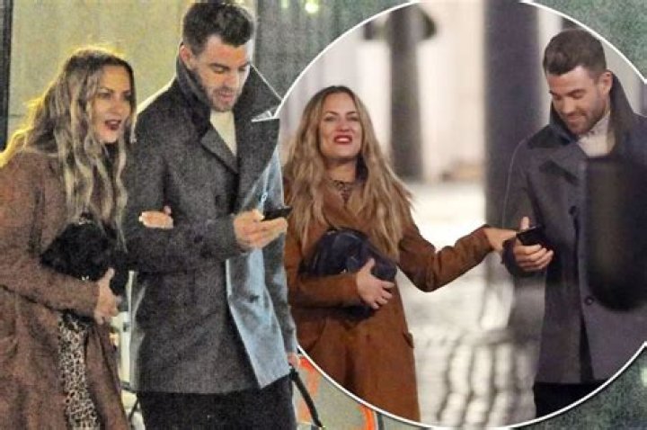 
Bradley Simmonds Girlfriend – Is He In A Relationship With Caroline Flack? 