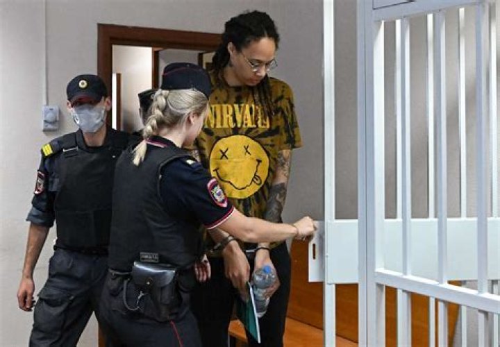 
Brittney Griner Faces ‘Psychological Warfare’ in Russian Penal Colony, Says Former Prisoner Sarah Krivanek 