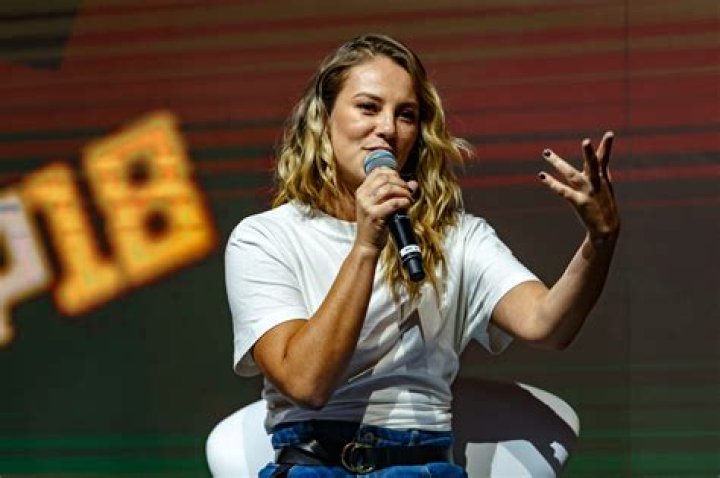 Camila Oliveira Height, Weight, Net Worth, Age, Birthday, Wikipedia, Who, Instagram, Biography