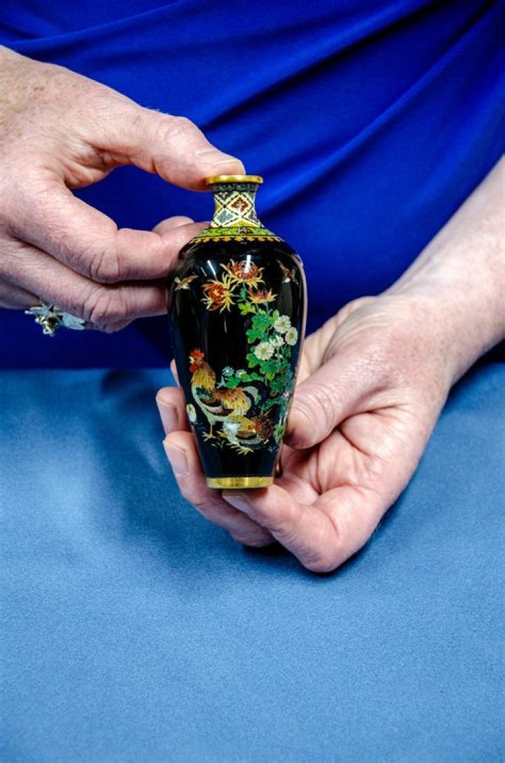 
Chinese Vase That Was Deemed ‘Quite Ordinary’ by Expert Sells for Nearly $9 Million at Auction 