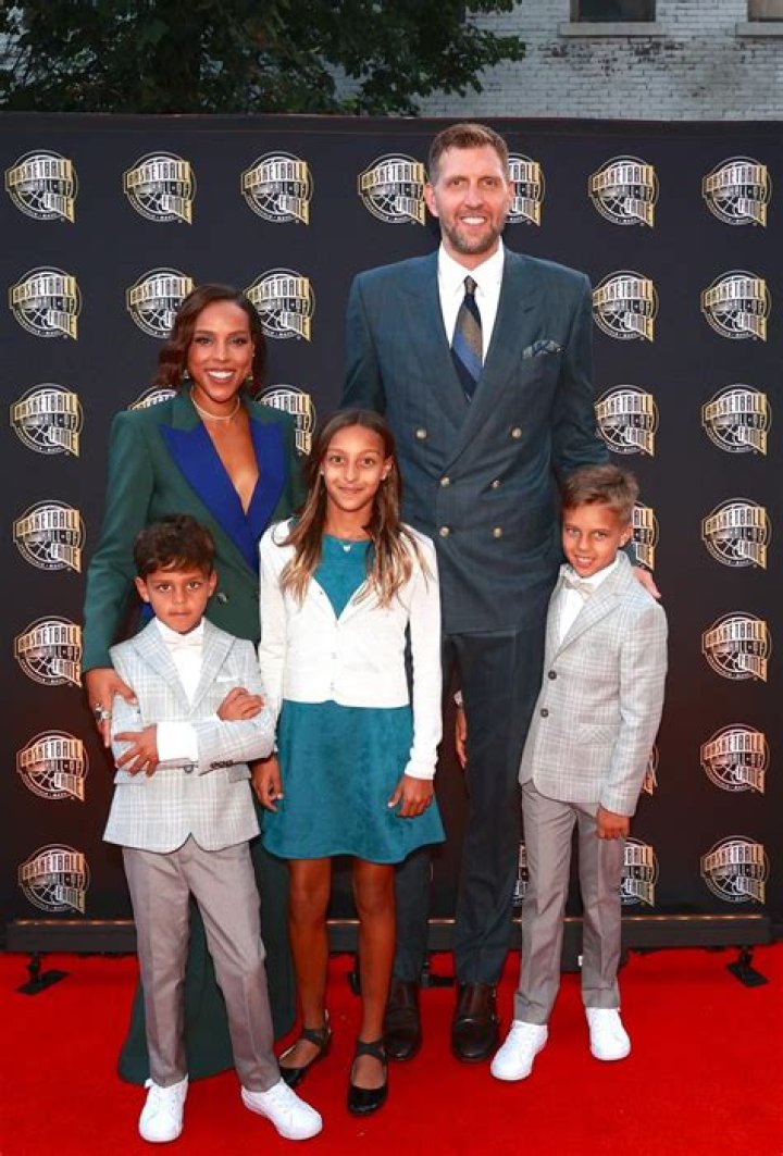 
Dirk Nowitzki is Not gay | Is Married To Jessica Olsson And Has 3 Kids 