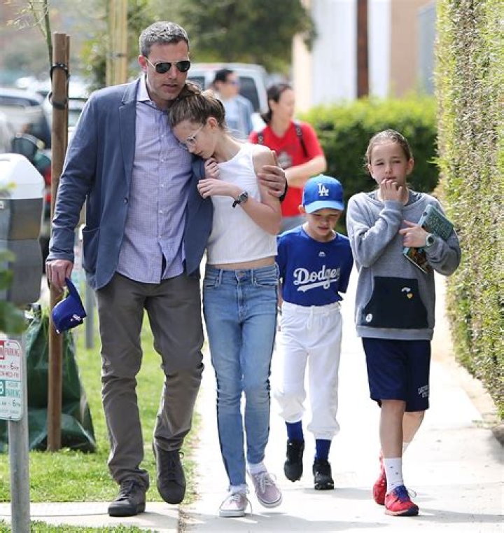 
Does Ana De Armas Have Kids With Ben Affleck? Family And Net Worth 