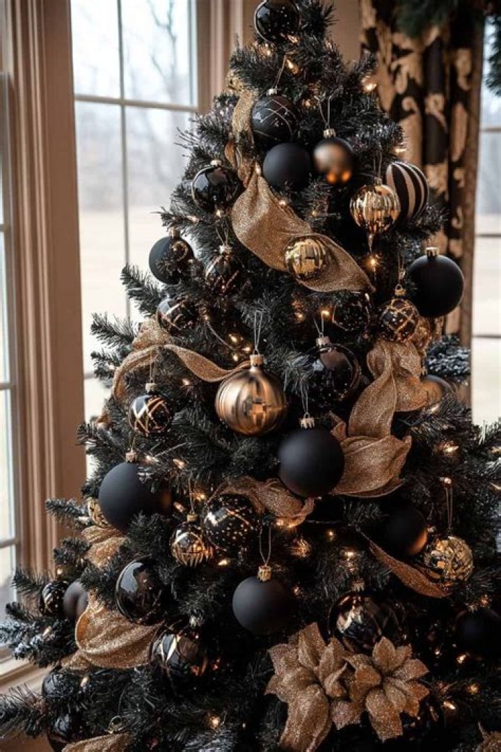 
Dragons Den Black Christmas Decorations Controversy, Racist Claims Against Black Skin Decorations Explained 