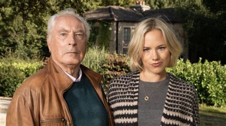 
Emmerdale Actor Ian Sharrock Is Married To Sarrie But His Relation With Malandra Burrows Is Hot News 