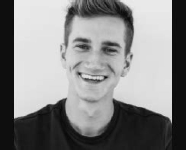 
Ethan Hethcote Height, Weight, Net Worth, Age, Birthday, Wikipedia, Who, Nationality, Biography 