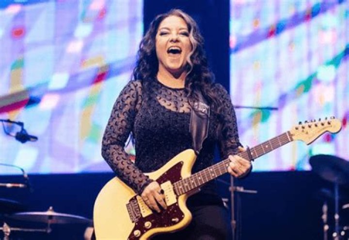 
Everything About Ashley McBryde’s Sexuality| Is She Gay? 
