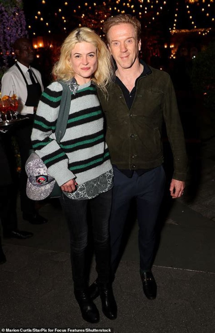 How Long Have Alison Mosshart Been The New Girlfriend Of Damian Lewis? Dating Life Explored