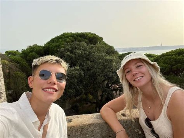 Is Issy Wong Lesbian – What Is Her Sexuality? Partner Age And Family Background