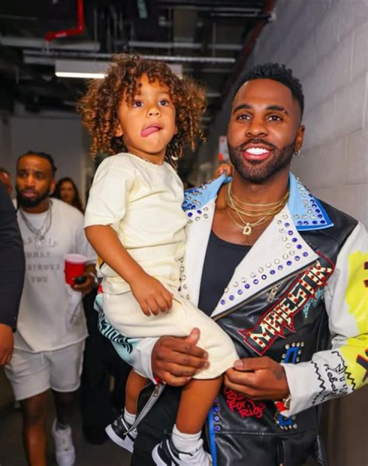 
Is Jason Derulo Married? Jason Derulo Age, Family, Bio, Net Worth, Wife, Kids, Songs, Height, Weight 