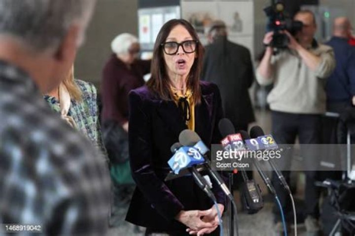
Is R Kelly Illiterate? Lawyer Jennifer Bonjean ‘Explained’ Judgement To Him During Sentencing 