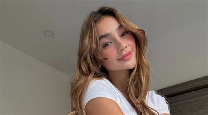 
Kelvyn Bertoni Height, Weight, Net Worth, Age, Birthday, Wikipedia, Who, Nationality, Biography 