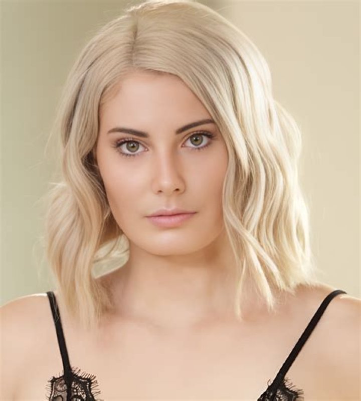 
Kendall Rae Height, Weight, Net Worth, Age, Birthday, Wikipedia, Who, Nationality, Biography 