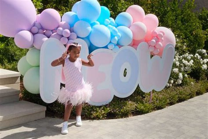 
Khloé Kardashian Reveals Why She Wouldn’t Let Tristan Thompson Pay for True’s 4th Birthday Party 