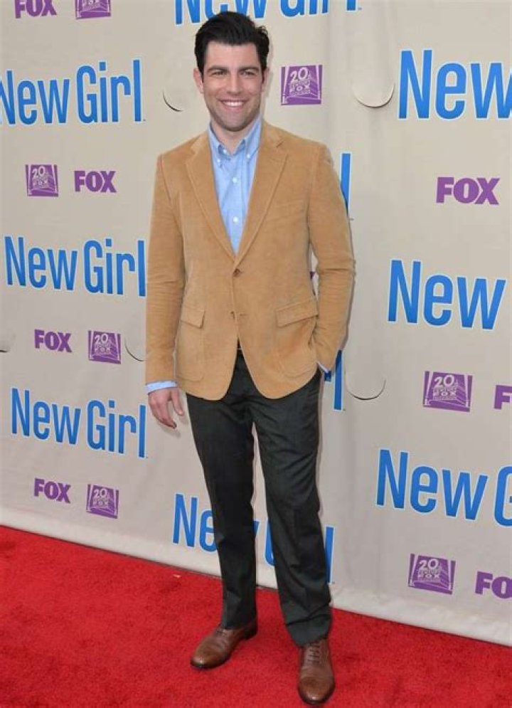 Max Greenfield Height, Weight, Net Worth, Age, Birthday, Wikipedia, Who, Nationality, Biography