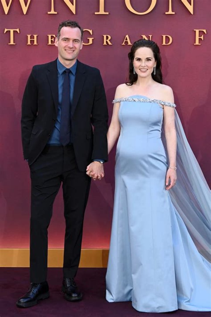 
Michelle Dockery Husband Is She Married To Jasper Waller-Bridge? Their Dating History Explored 