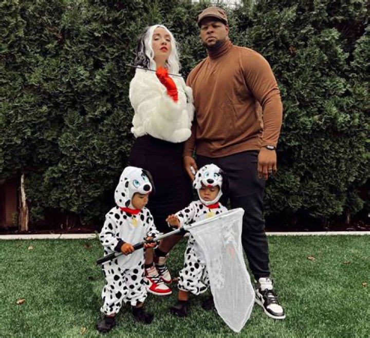 
Ndamukong Suh’s Twin Sons Dress Up as Puppies in ‘101 Dalmatian’-Themed Family Costume 