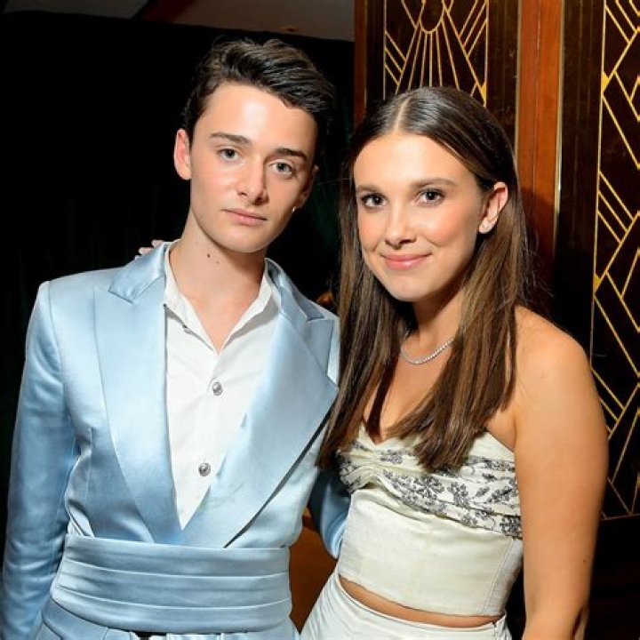 Noah Schnapp | Girlfriend | Relationship