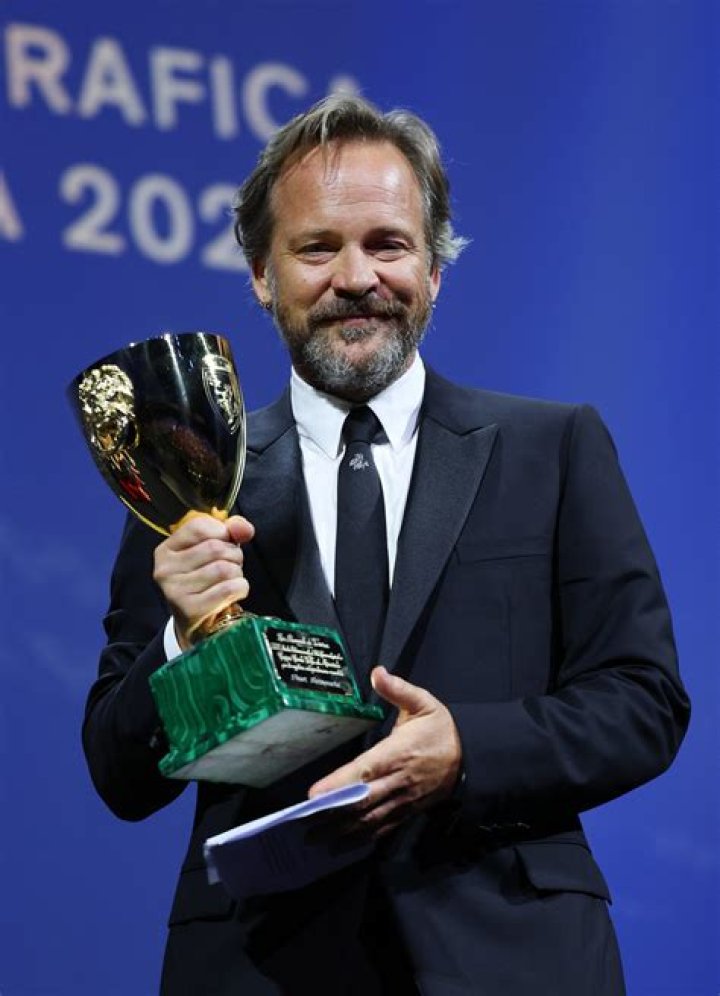 Peter Sarsgaard Height, Weight, Net Worth, Age, Birthday, Wikipedia, Who, Nationality, Biography