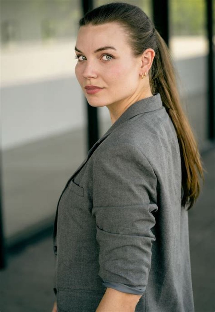 Rebecca Dyson-Smith Height, Weight, Net Worth, Age, Birthday, Wikipedia, Who, Nationality, Biography
