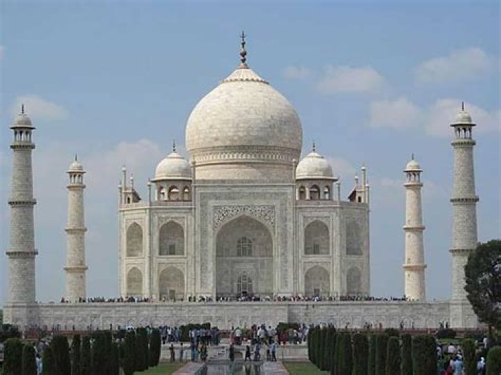 
Remove all business activities within 500 metres of Taj Mahal: SC 