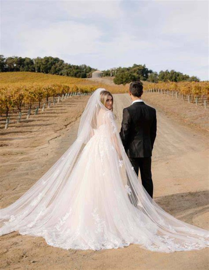 
Taylor Lautner’s Wife Taylor Dome Describes the Visions Behind Her 2 Wedding Dresses 