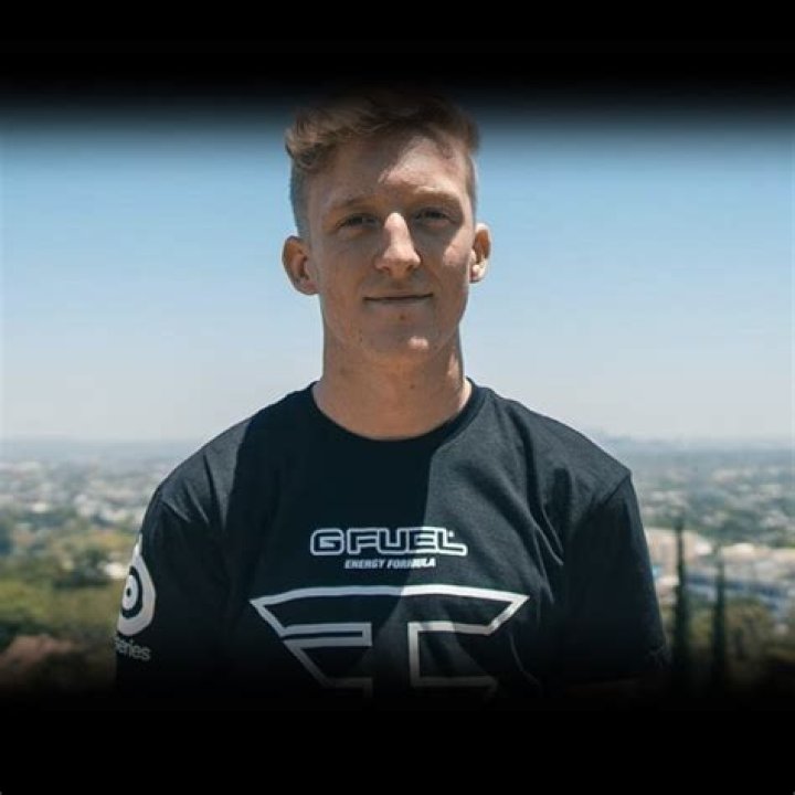 Tfue Height, Weight, Net Worth, Age, Birthday, Wikipedia, Who, Nationality, Biography