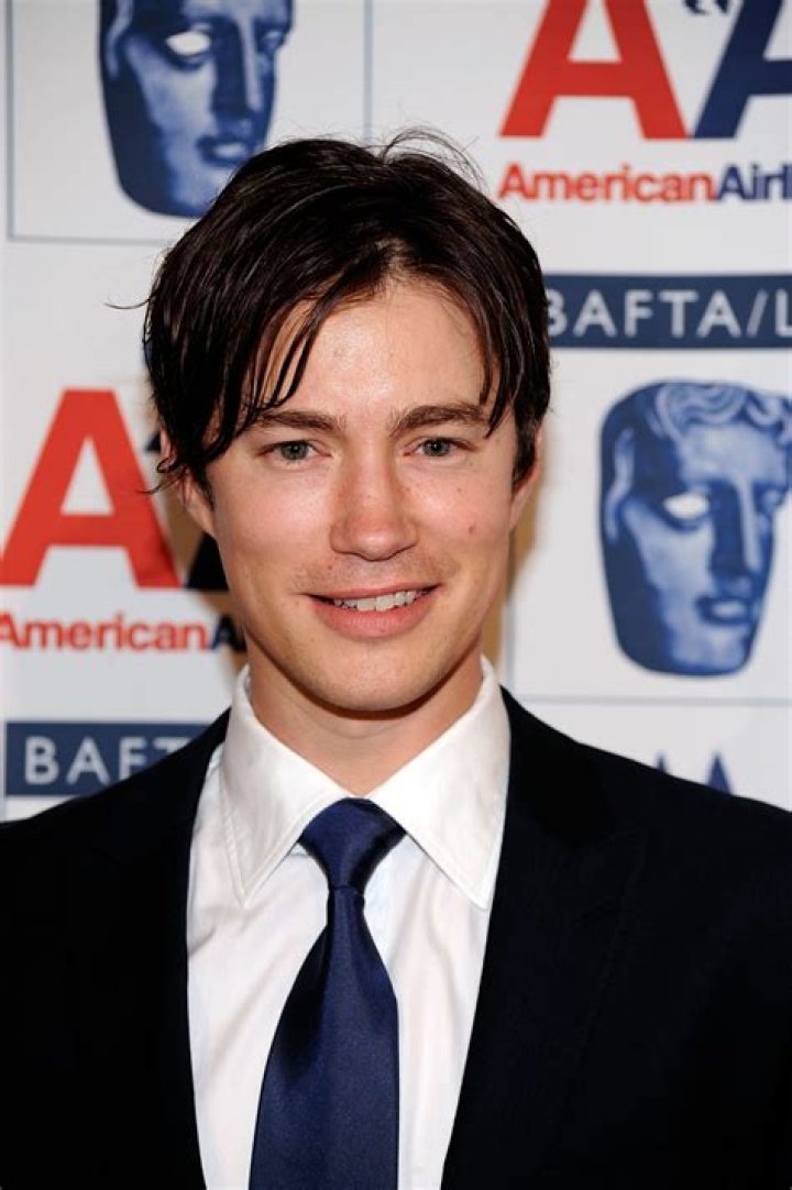 Tom Wisdom Height, Weight, Net Worth, Age, Birthday, Wikipedia, Who, Nationality, Biography