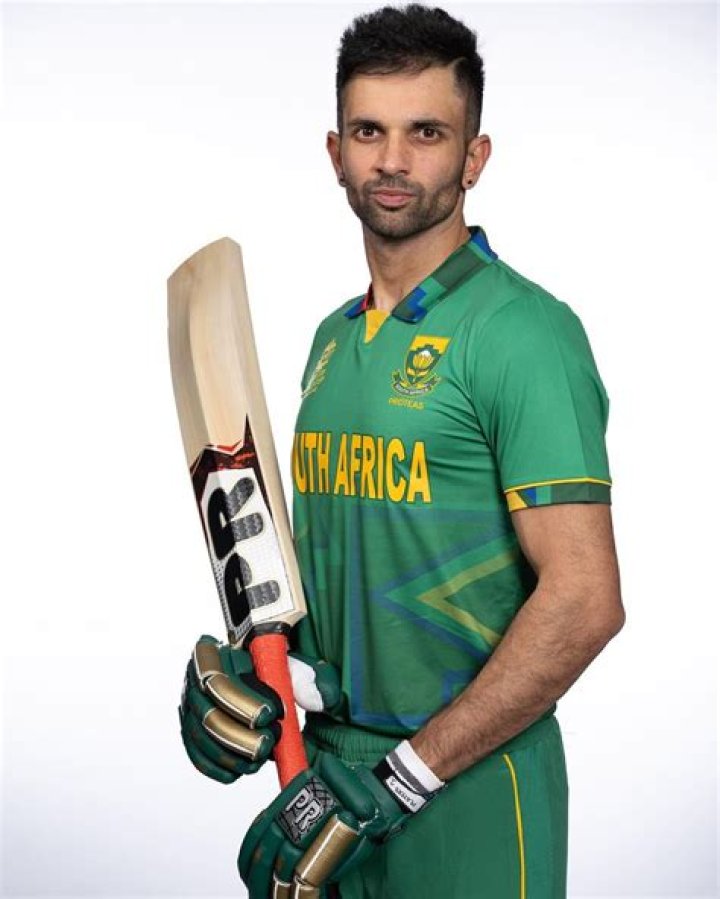 
What You Need to Know About South Africian Cricketer Keshav Maharaj Parents Kanchan Mala And Athmanand Maharaj 