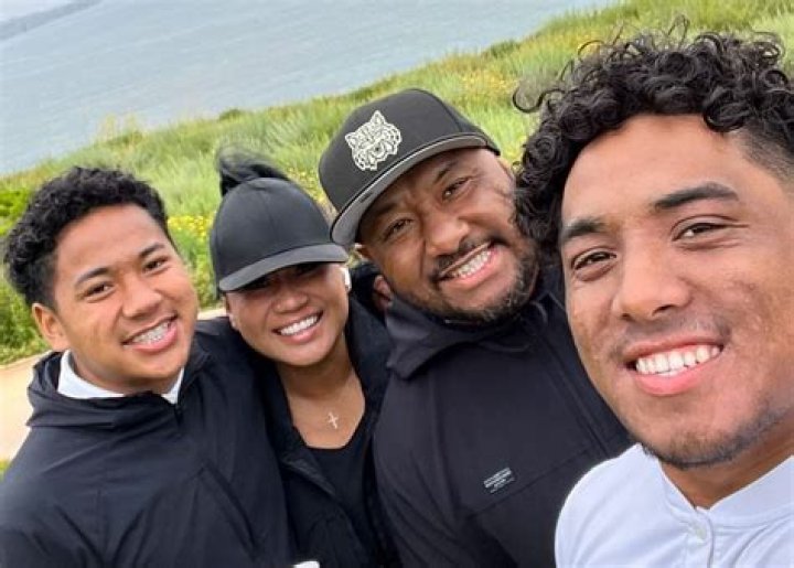 
Who Are Noah Fifita Parents Les Fifita And Winnona Fifita? Family 