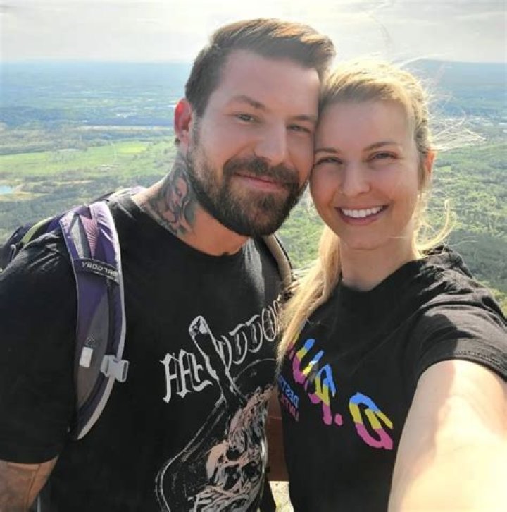 
Who Is Aaron Patrick Girlfriend Leah Elson & How Long Have They Been Dating? 