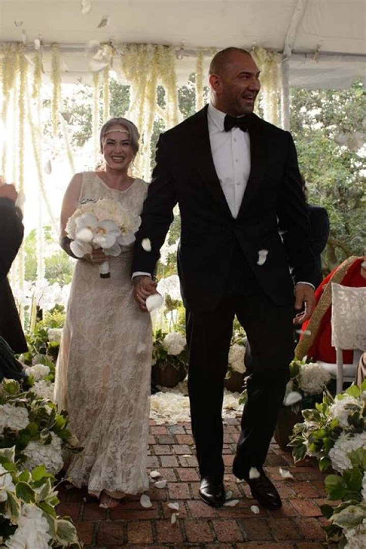 
Who is Dave Batista’s wife? Pole dancer Sarah Jade Wiki Biography, age 
