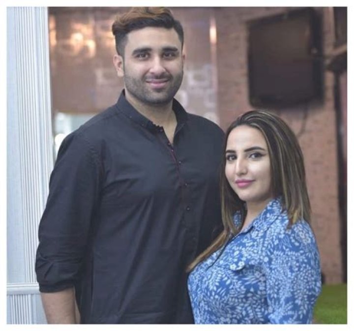 
Who Is Hareem Shah Husband Bilal Shah? Family Kids And Net Worth 