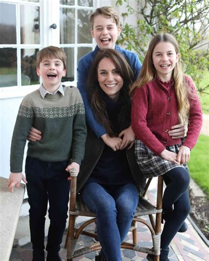 
Who Is Luke Carroll Wife Kelly Hopkins? Meet Their Children And Family On Instagram 