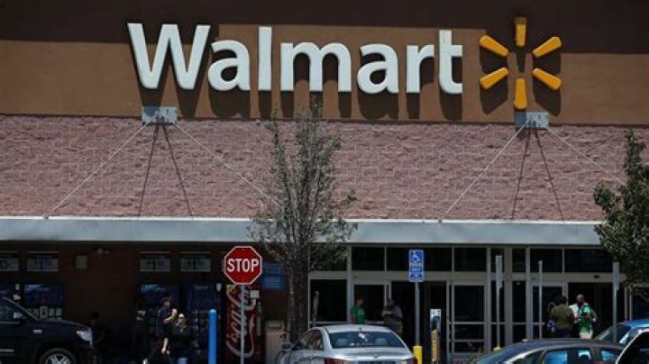 
Why are Chicago Walmart stores closing? 