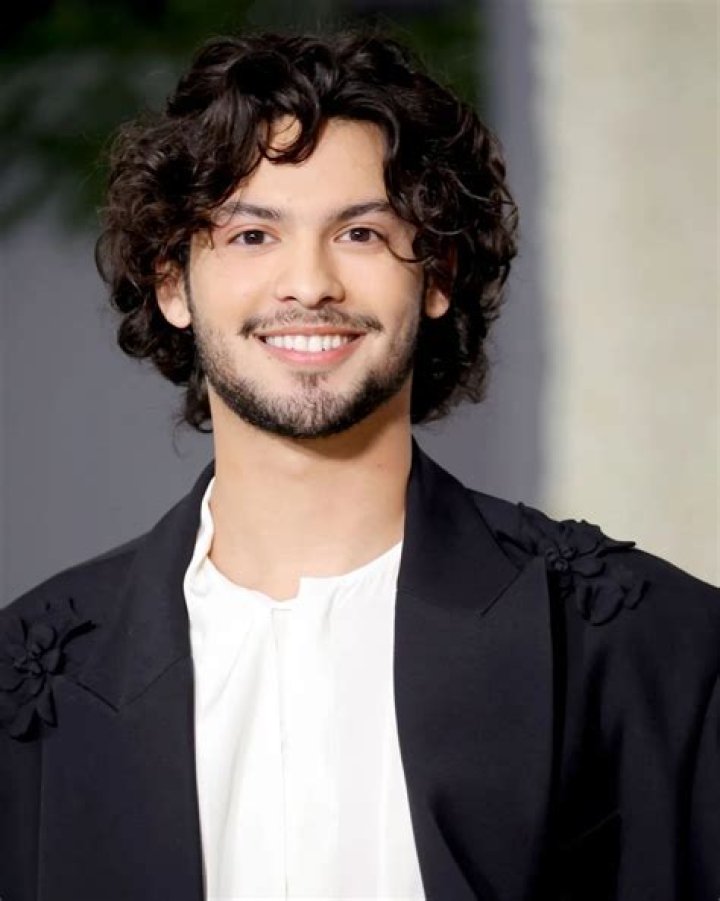 Xolo Maridueña Height, Weight, Net Worth, Age, Birthday, Wikipedia, Who, Nationality, Biography